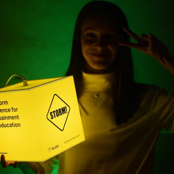 personalized-yellow-light-cube