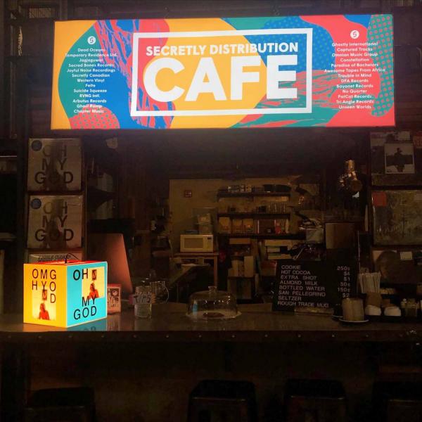 uniqcube-personalized-lamp-light-cube-record-label-rough-trade-secretly-distribution