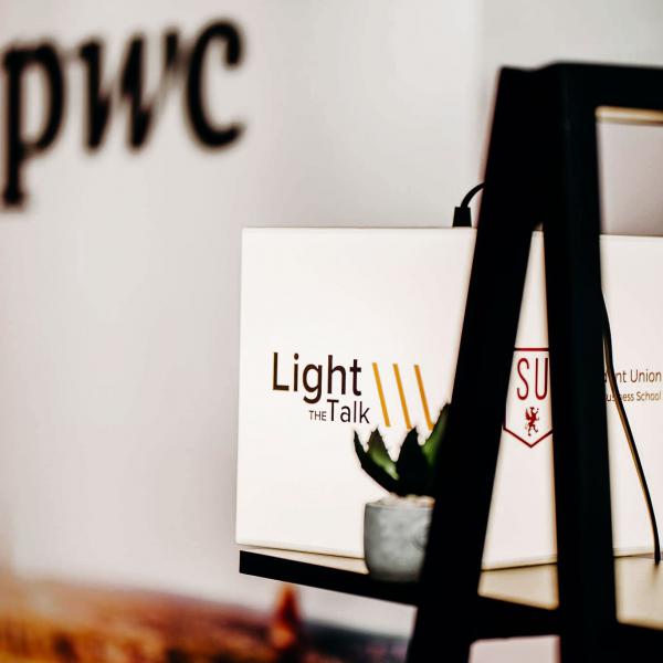 personalized-lamp-light-cube-conference