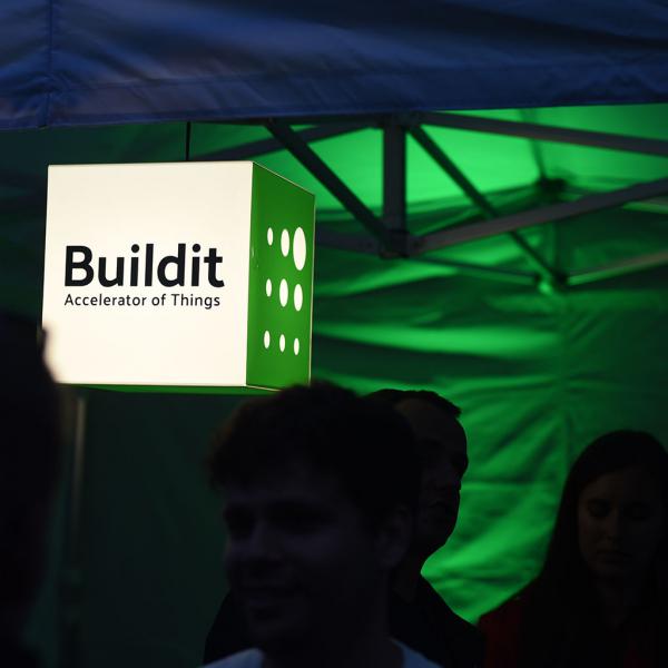 personalized-light-cube-startup-accelerator