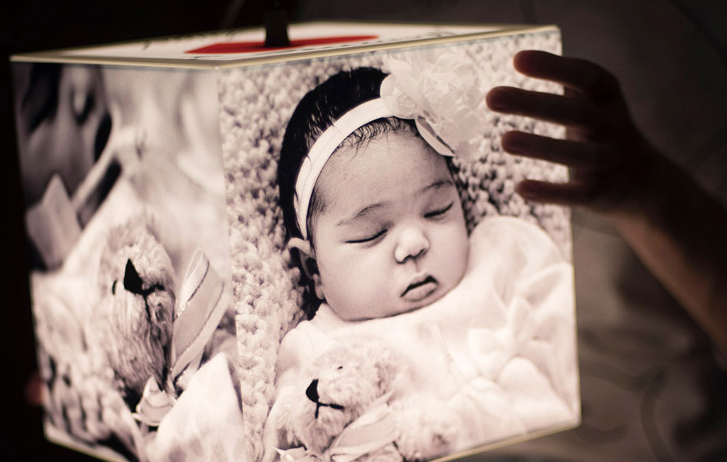 Uniqcube personalized photo lamp