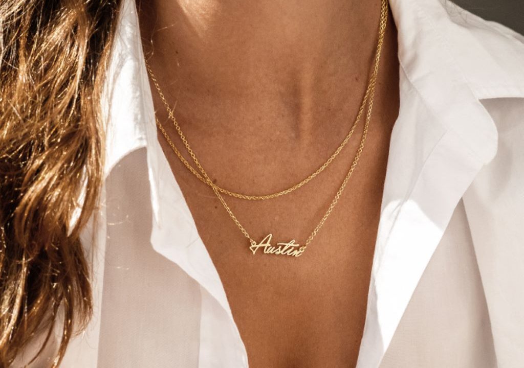 Customized name necklace