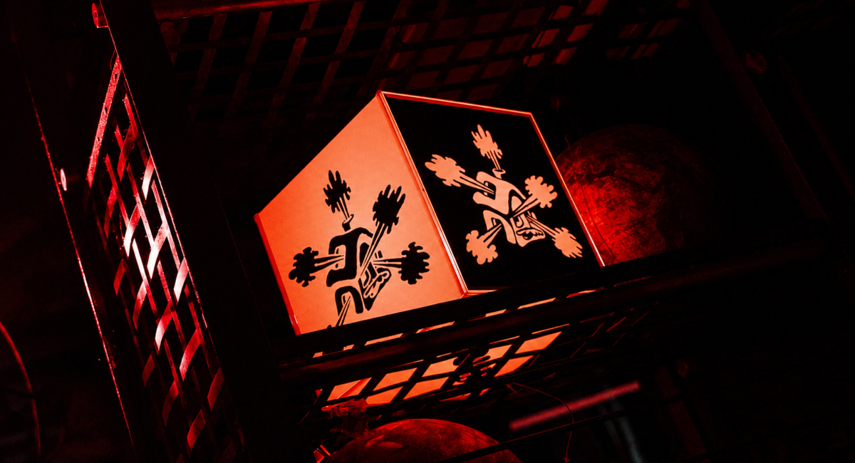 Custom DJ Light Box for Your DJ Set: How to Stand Out and Capture Attention